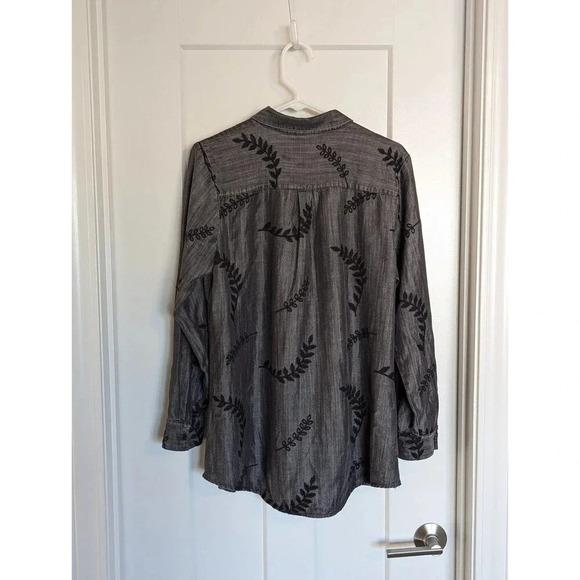 Soft Surroundings Papyrus Chambray Button Down Shirt sz L - Picture 3 of 5